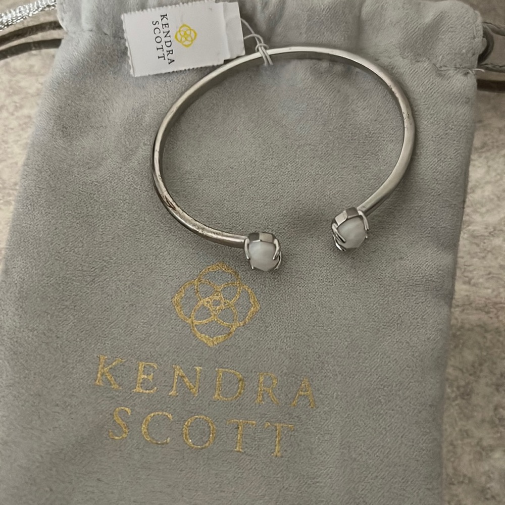 Kendra Scott bracelet new with tag
